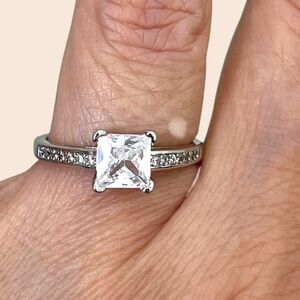 Silver .925 Classic Square-Cut CZ Solitaire Ring size 7
